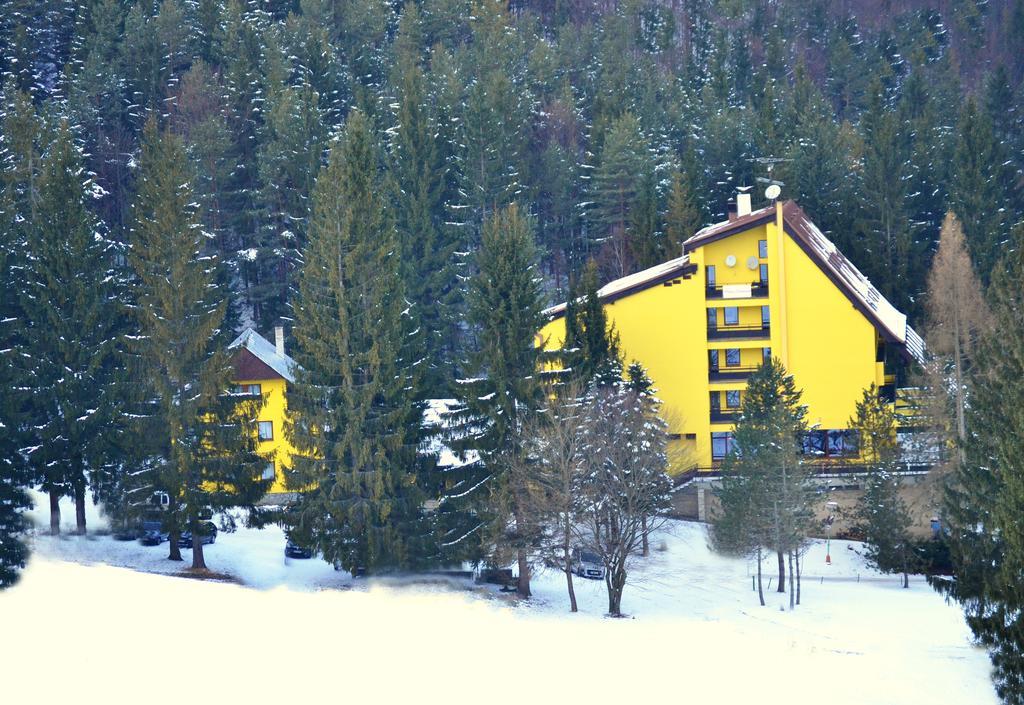 Hotel Smrecina Low Tatras Екстериор снимка