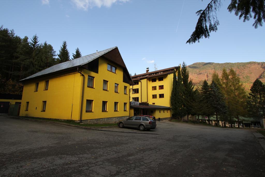 Hotel Smrecina Low Tatras Екстериор снимка